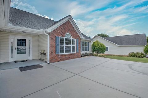 A home in Dacula