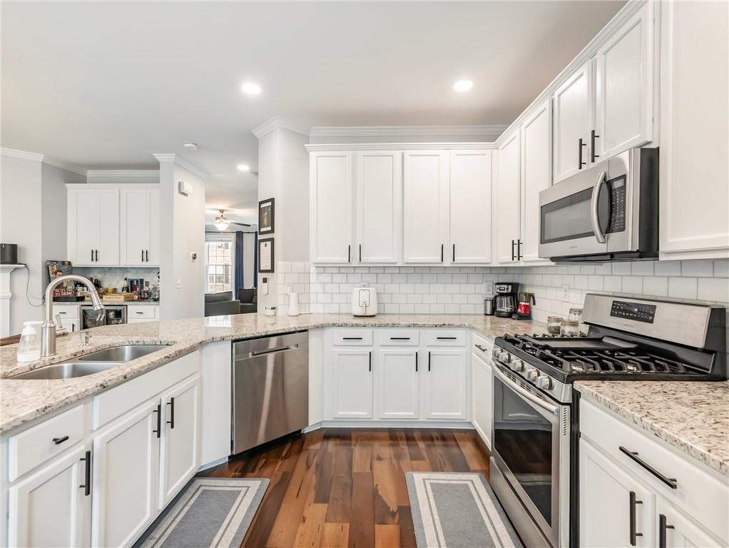 3501 Chattahoochee Summit Lane, Atlanta, Georgia image 9