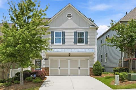 Homes For Sale - 6464 Crosscreek Lane<br/> Flowery Branch, GA 30542