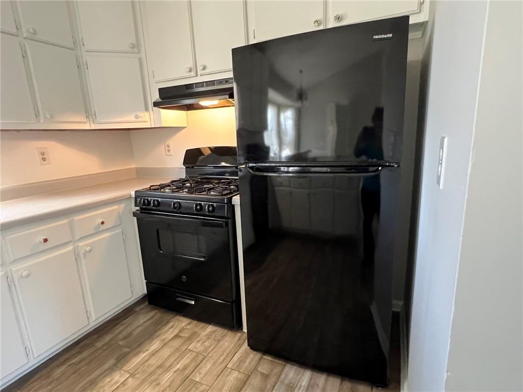 30 Meadowbrook Drive