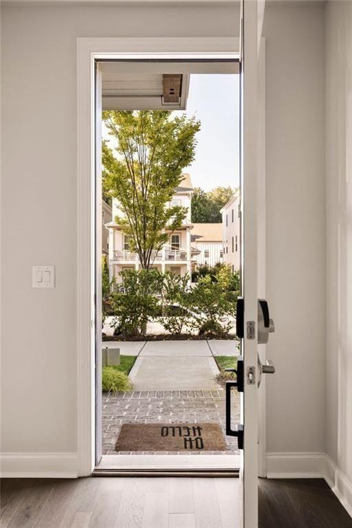 Towns On Thompson - Residential