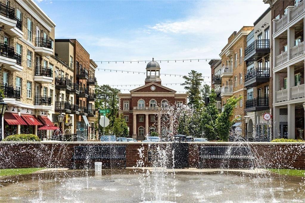 Towns On Thompson - Residential