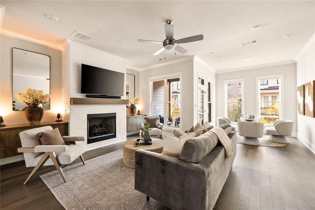 Towns On Thompson - Residential