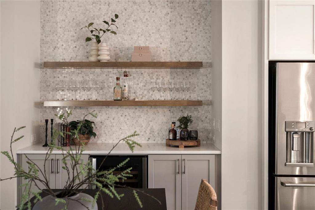 Towns On Thompson - Residential