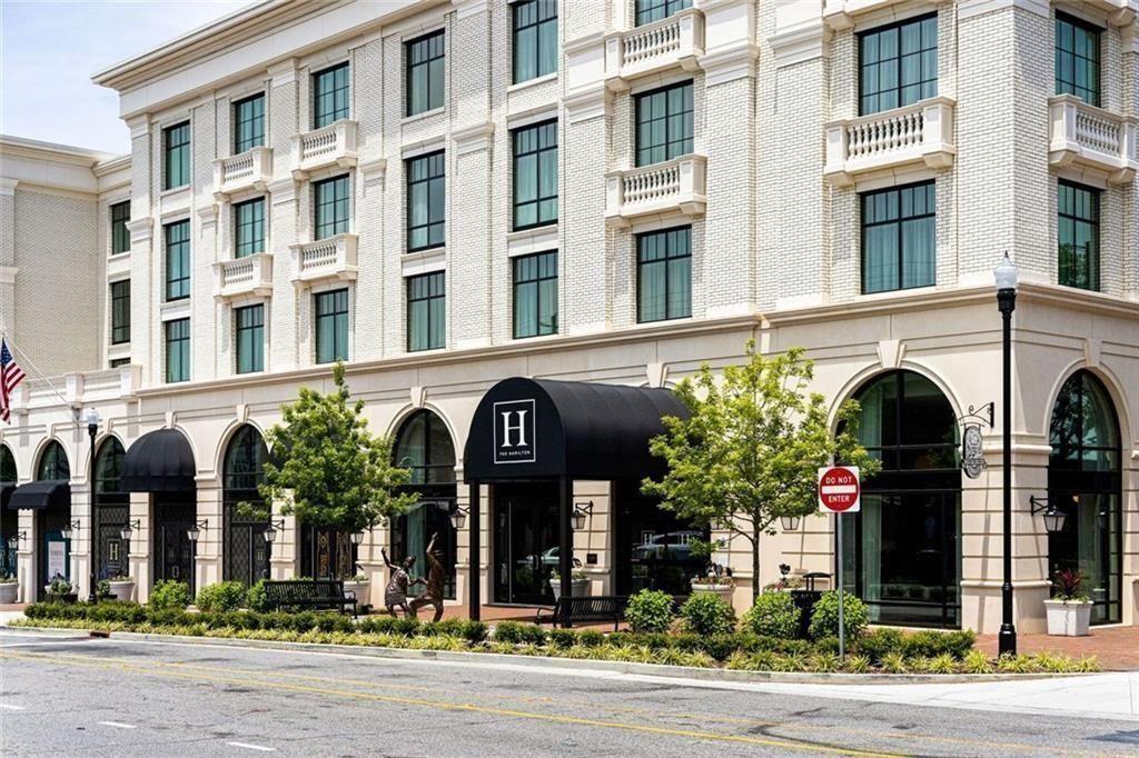 Towns On Thompson - Residential