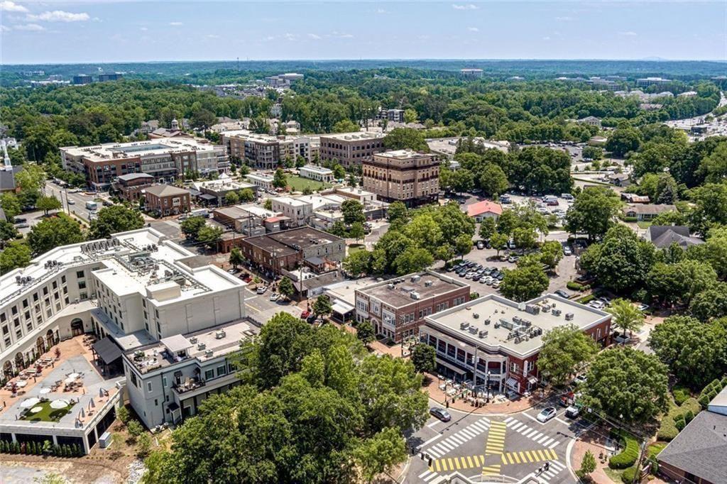 Towns On Thompson - Residential