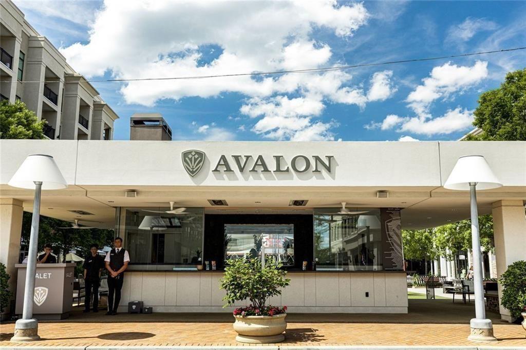 Towns On Thompson - Residential