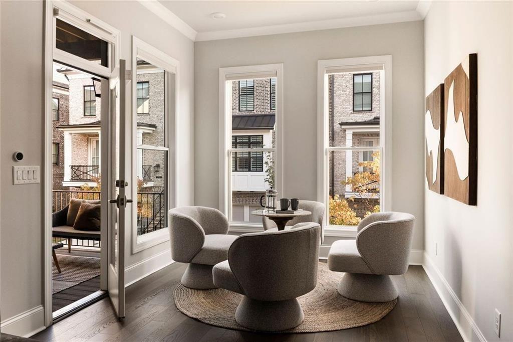 Towns On Thompson - Residential