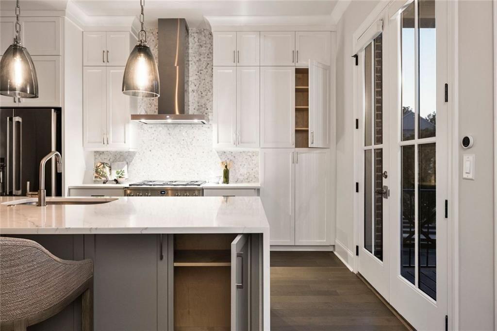 Towns On Thompson - Residential