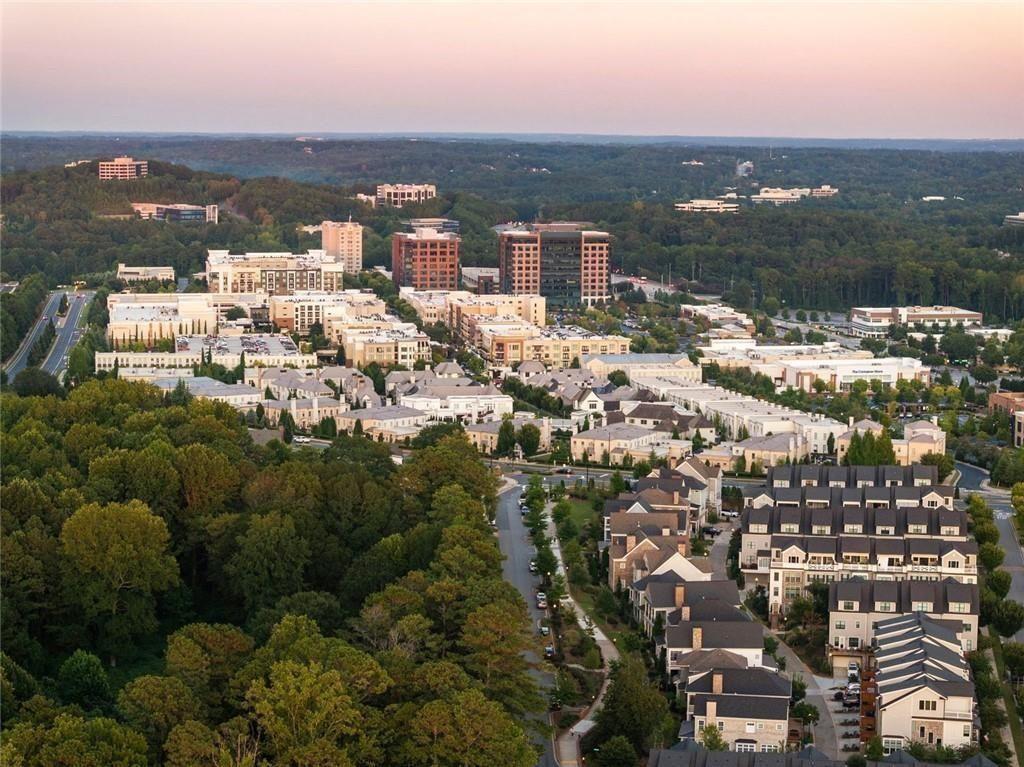 Towns On Thompson - Residential