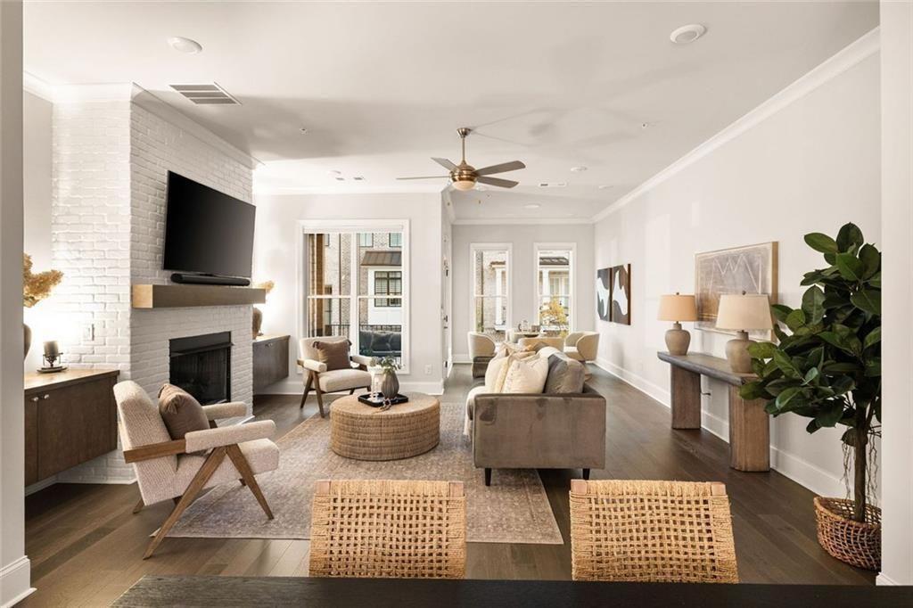 Towns On Thompson - Residential