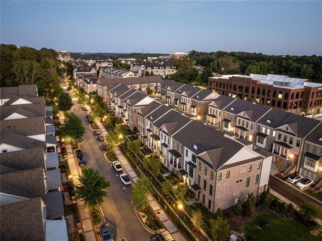 Towns On Thompson - Residential