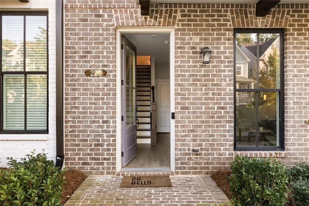 Towns On Thompson - Residential