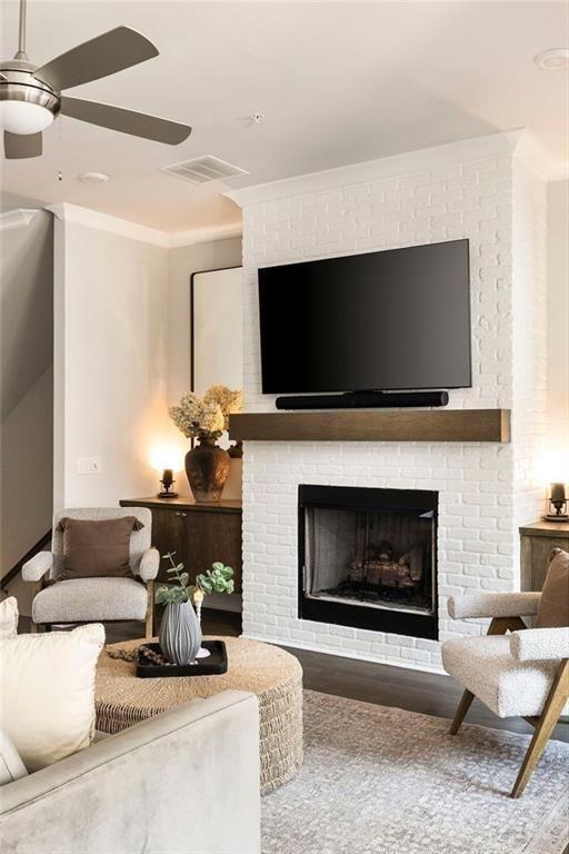 Towns On Thompson - Residential