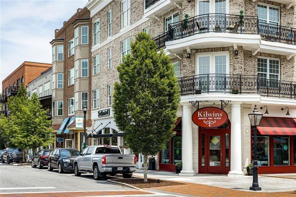 Towns On Thompson - Residential