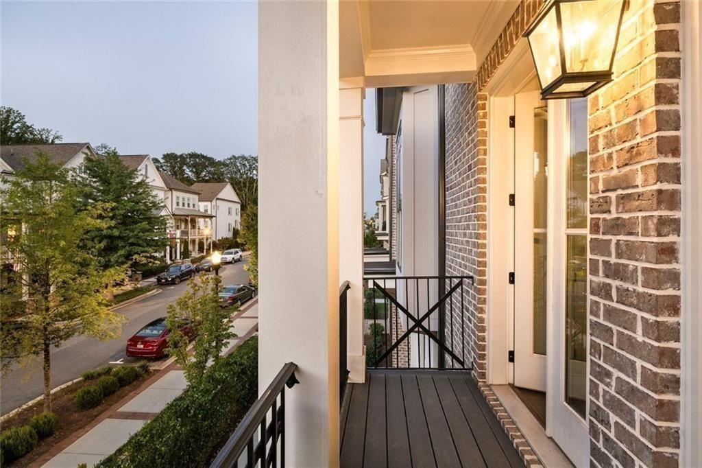 Towns On Thompson - Residential