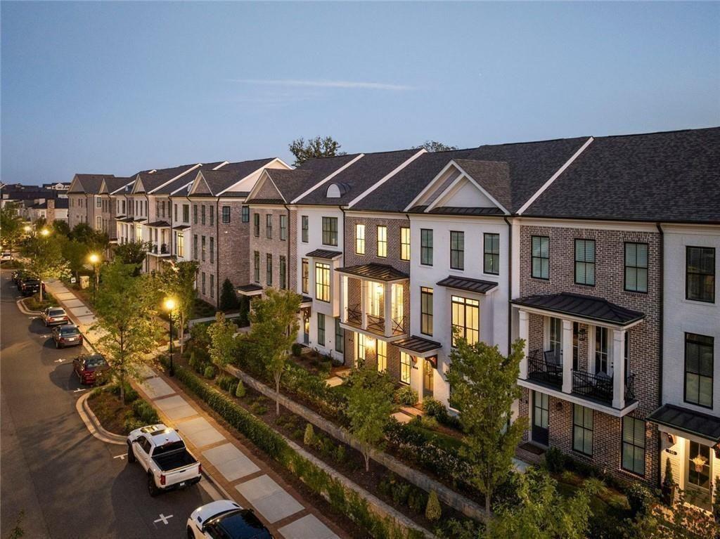 Towns On Thompson - Residential