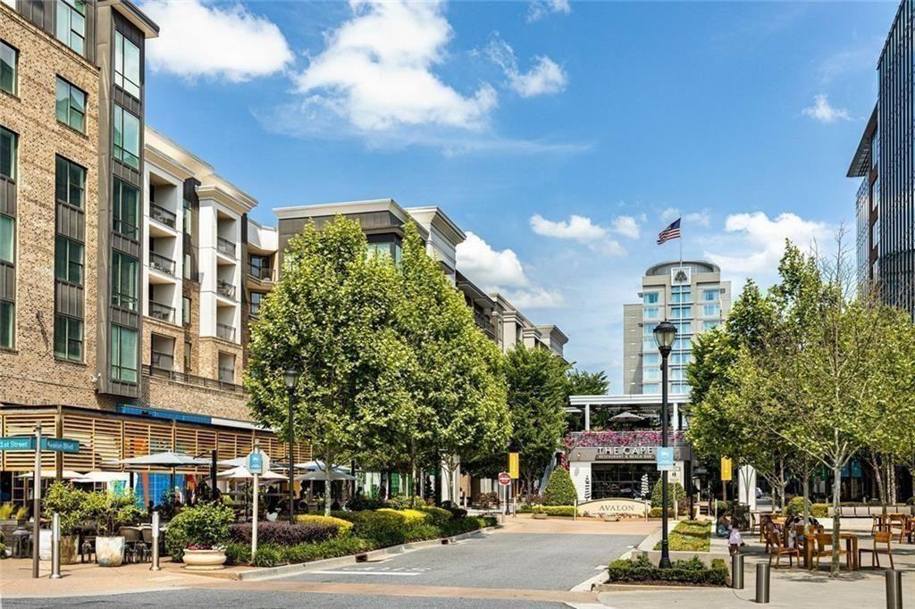 Towns On Thompson - Residential