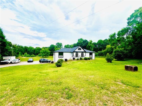 Vacant Land For Sale - 6485 Highway 124<br/> Hoschton, GA 30548