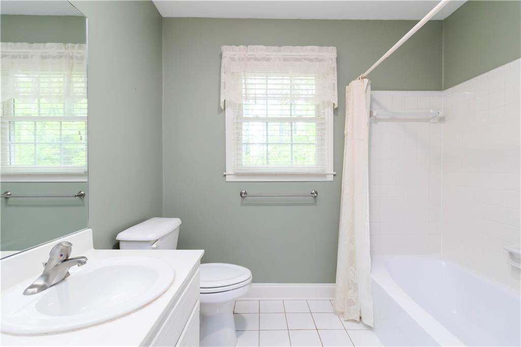 2343 Kings Point Drive, Dunwoody, Georgia image 26