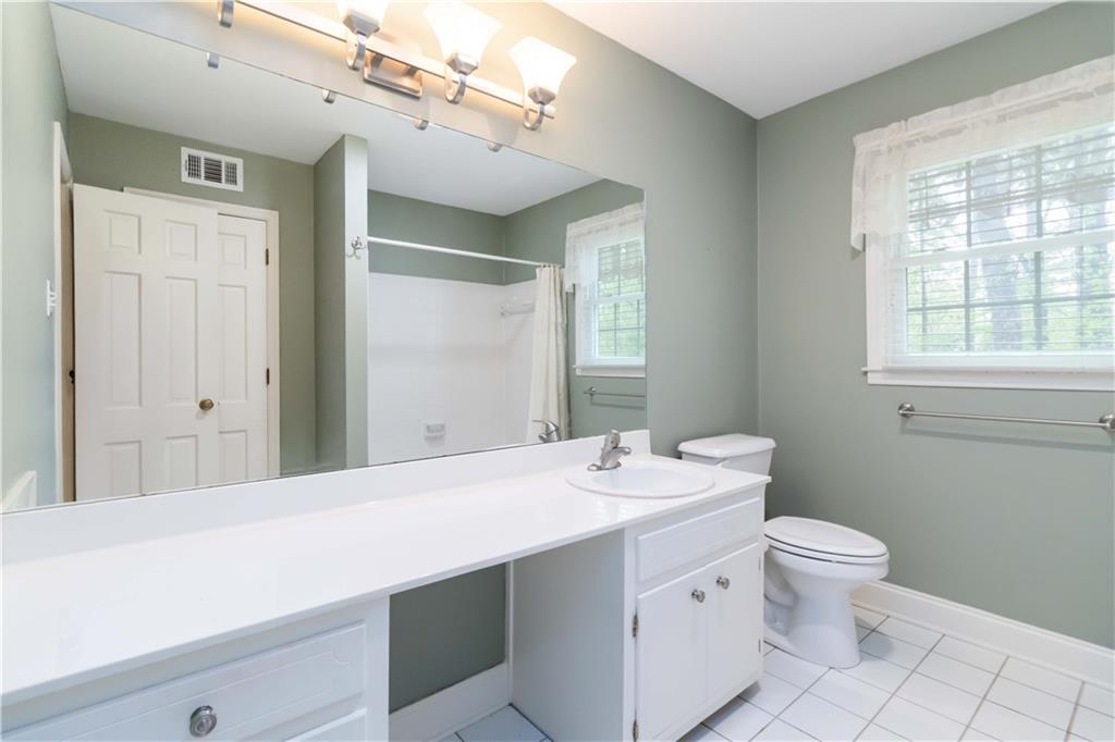 2343 Kings Point Drive, Dunwoody, Georgia image 25