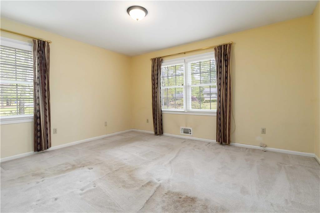 2343 Kings Point Drive, Dunwoody, Georgia image 33