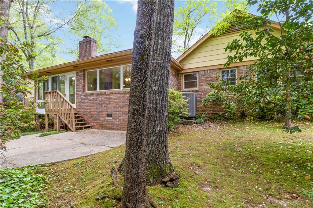 2343 Kings Point Drive, Dunwoody, Georgia image 38