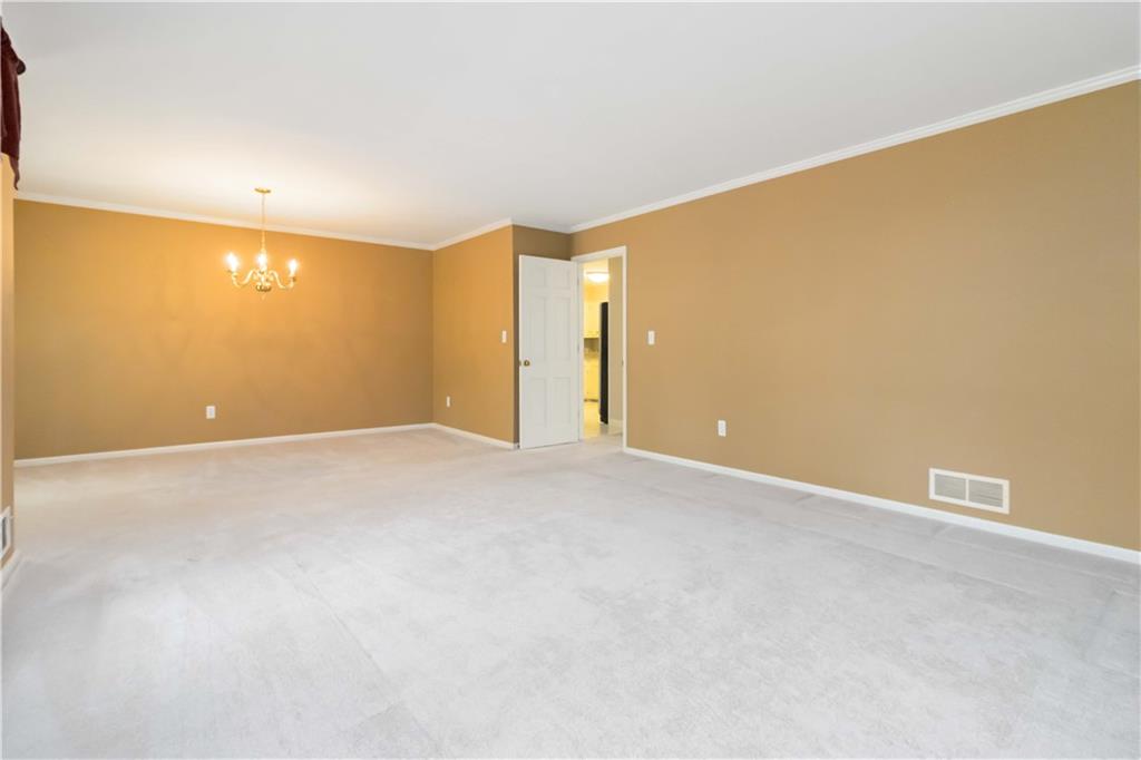 2343 Kings Point Drive, Dunwoody, Georgia image 6