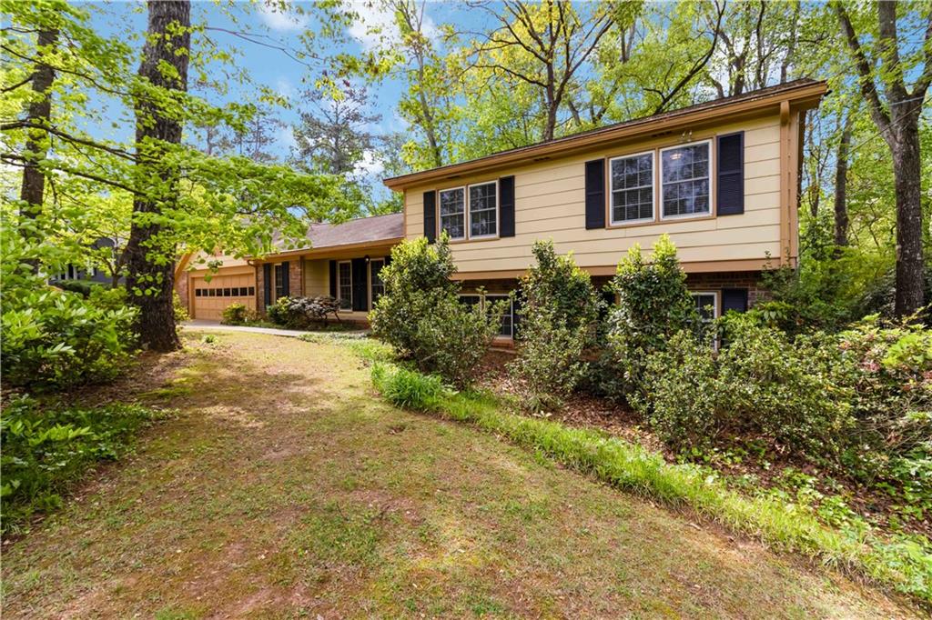 2343 Kings Point Drive, Dunwoody, Georgia image 42