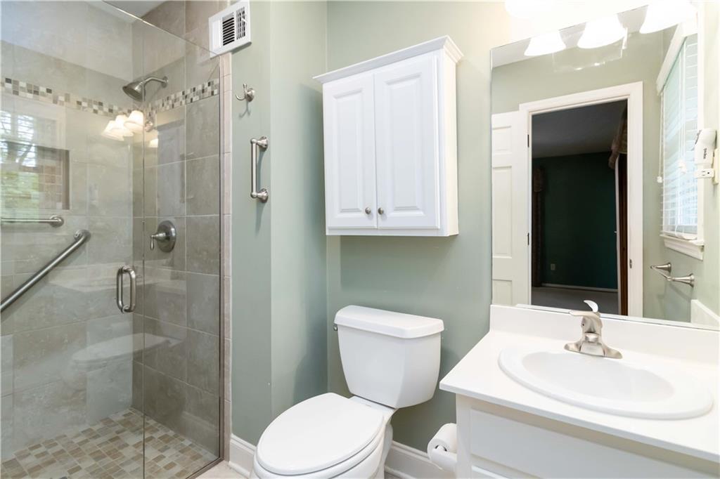 2343 Kings Point Drive, Dunwoody, Georgia image 24