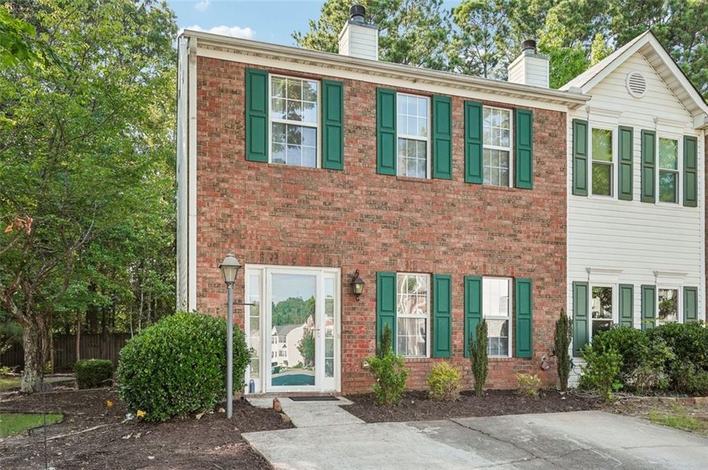 Welcome to this beautifully updated end-unit townhome, nestled in a quiet cul-de-sac just 5 minutes from I-75! Enjoy fresh interior paint, new flooring, updated bathroom countertops, and stylish tile details throughout, making this home both modern and move-in ready.
The open-concept main floor features a large kitchen with ample cabinet and countertop space, durable tile flooring for easy cleaning, and a half bath perfect for guests. Step out onto your private, well-maintained deck, ideal for outdoor entertaining or relaxing after a long day. As an end unit, you'll love the generous yard space and bonus shed for extra storage.
Upstairs, the roommate-style layout offers two spacious bedrooms, each with its own en-suite bathroom, providing flexibility and privacy for any living arrangement.
For your peace of mind, this home also includes a 1-year home warranty.
Plus, when you work with our preferred lender, you’ll receive 1% of the purchase price toward your closing costs—a great way to save from day one!
Don’t miss this incredible opportunity—updated, well-located, and full of perks. Schedule your private showing today!