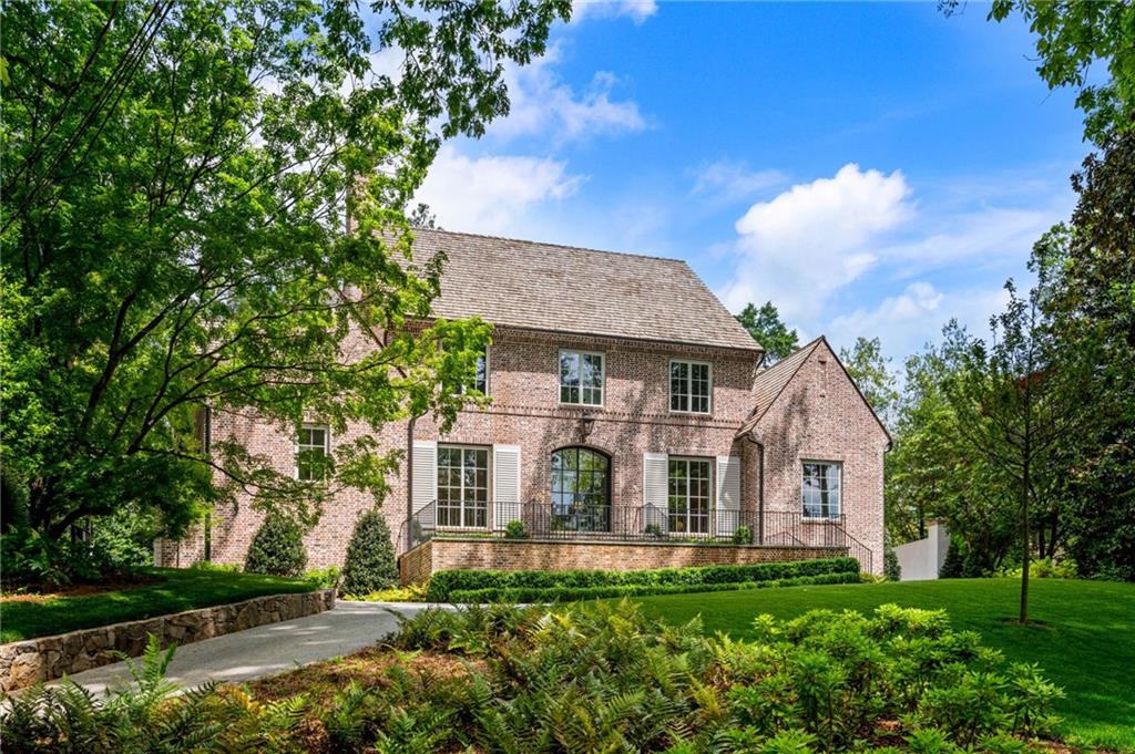 2515 Habersham Road, Atlanta, Georgia image 1
