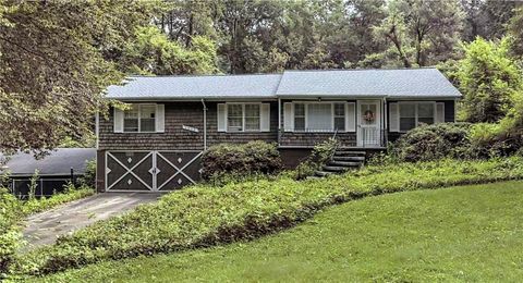 Photo of 1052 Country Lane NE, Atlanta, GA 30324 (MLS # 7768673)