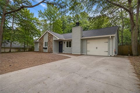 Homes For Sale - 1252 Sherwood Drive<br/> Norcross, GA 30093