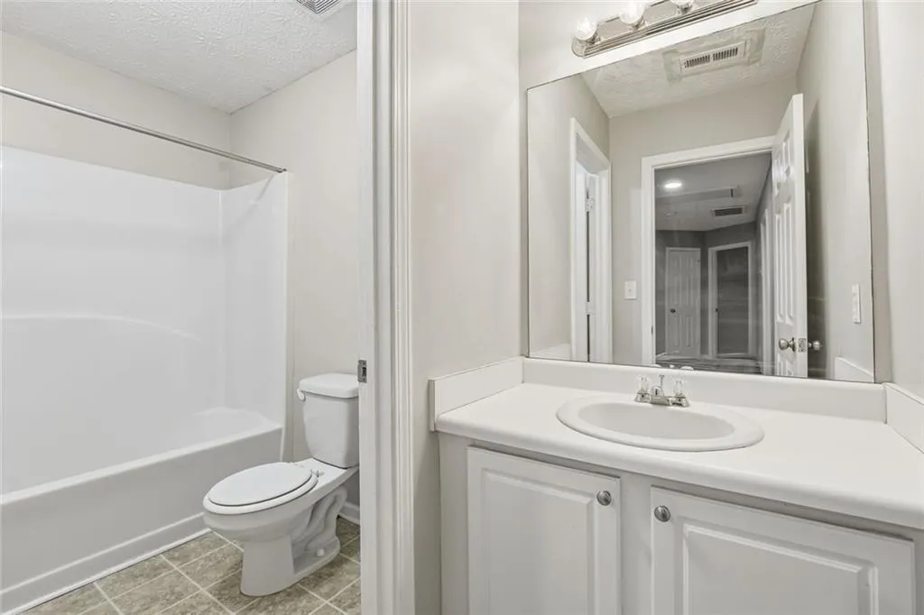 Atlanta, Georgia 30349, United States, 5 Bedrooms Bedrooms, ,3 BathroomsBathrooms,Residential,Active,252026