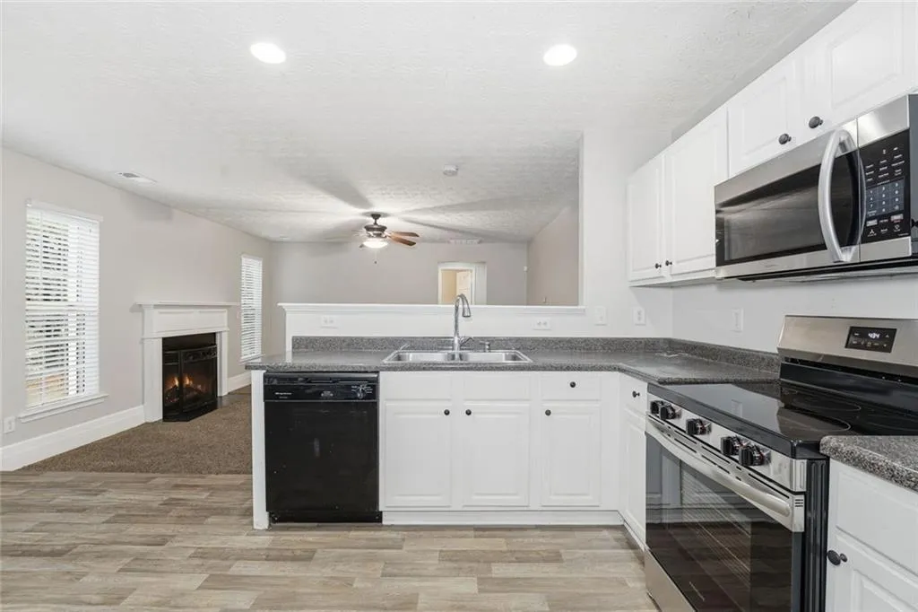 Atlanta, Georgia 30349, United States, 5 Bedrooms Bedrooms, ,3 BathroomsBathrooms,Residential,Active,252026