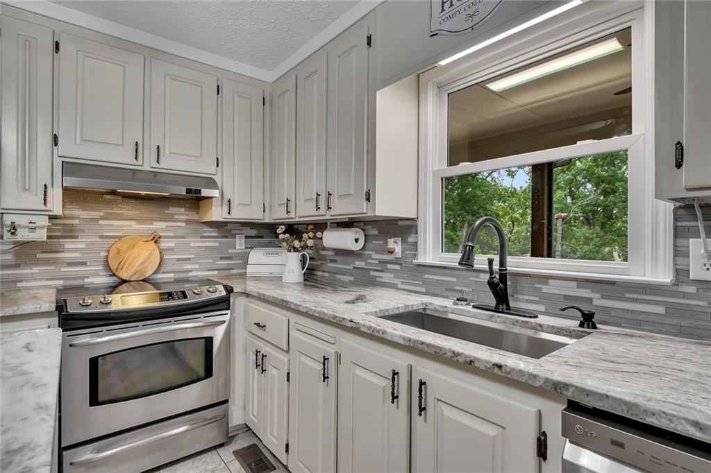 Ball Ground, Georgia, 30107, United States, 4 Bedrooms Bedrooms, ,3 BathroomsBathrooms,Residential,Active,2045717