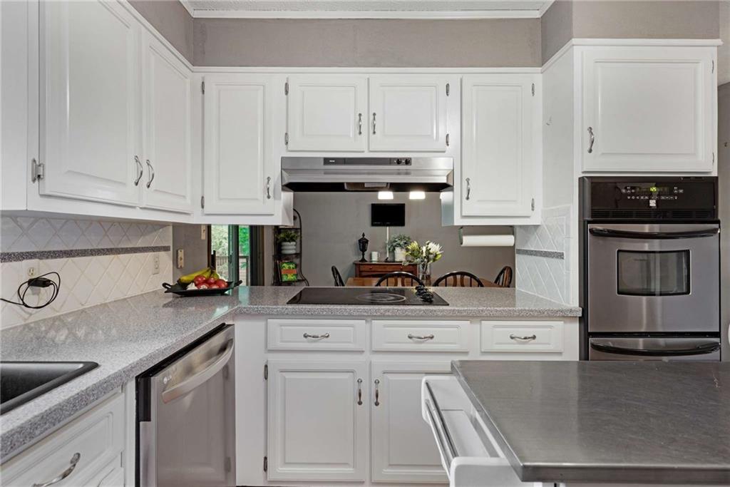 9295 Martin Road, Roswell, Georgia image 12