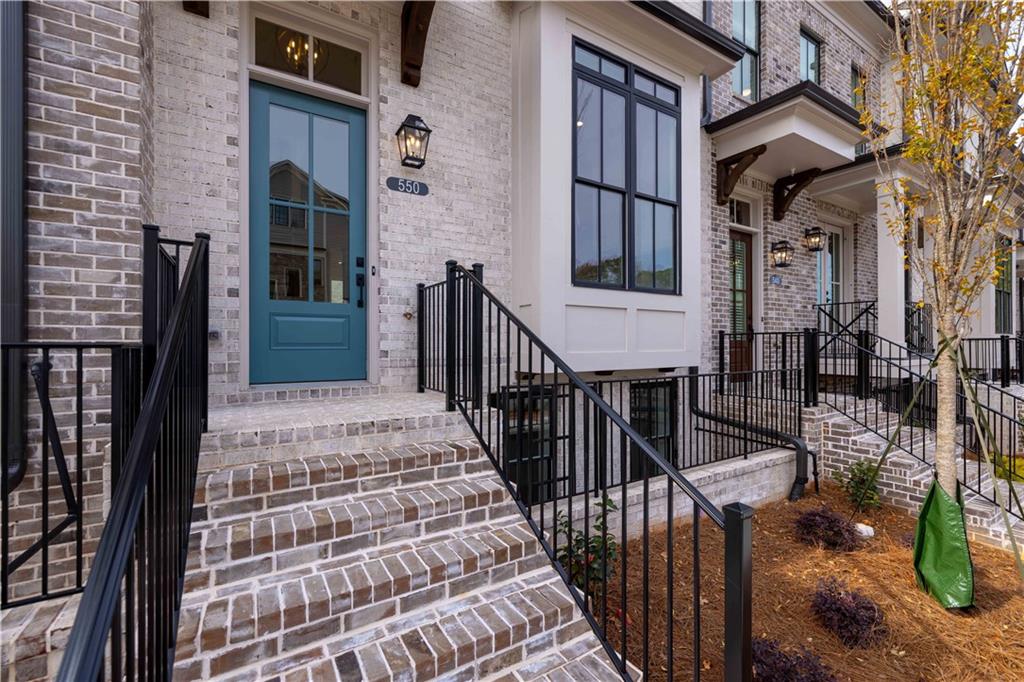 Towns on Thompson - Residential