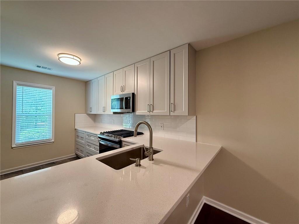 Oak Harbor Townhomes - Residential Lease