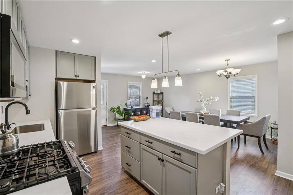 742 Fayetteville Road SE