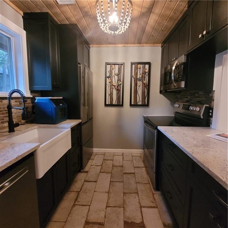 1202 Fairway Oaks