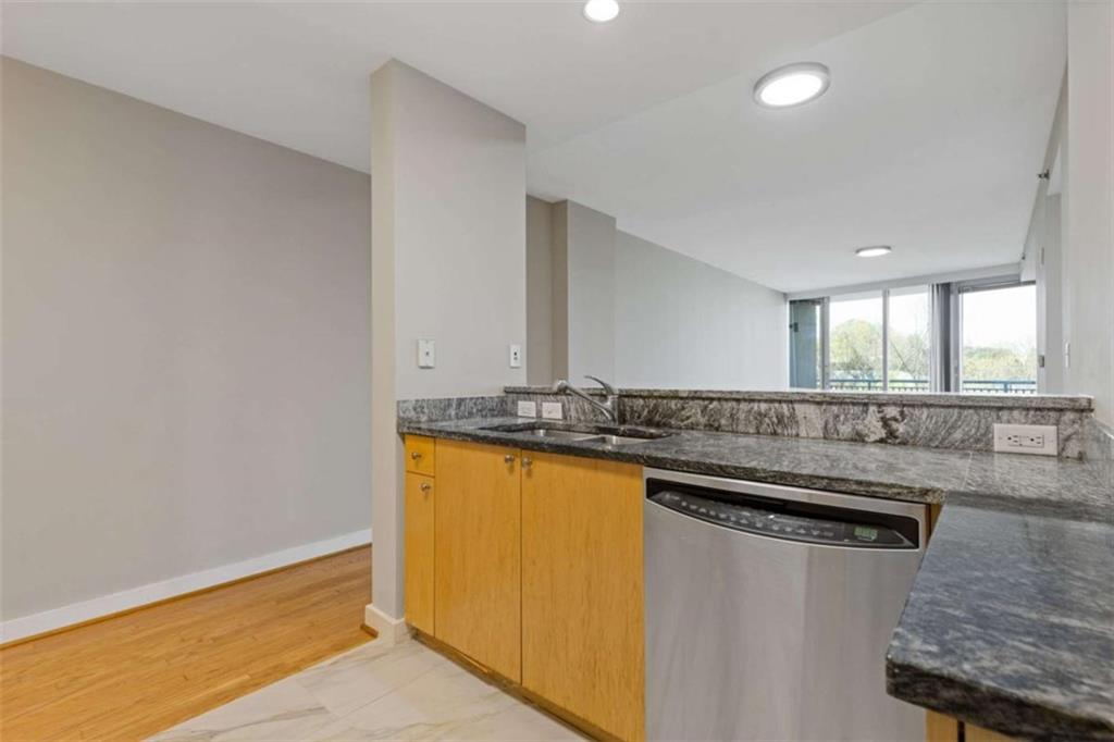 3338 Peachtree Road APT 403