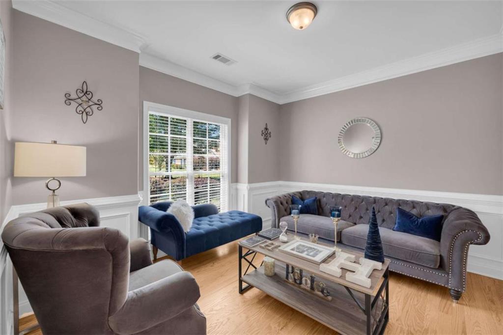 1060 Solitaire Court