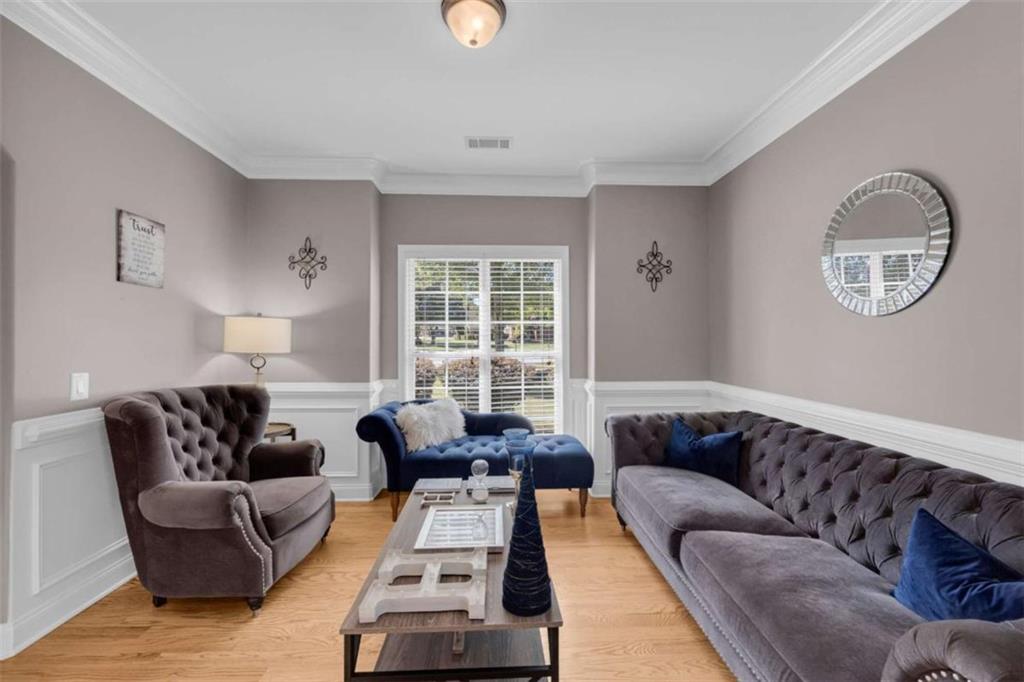 1060 Solitaire Court