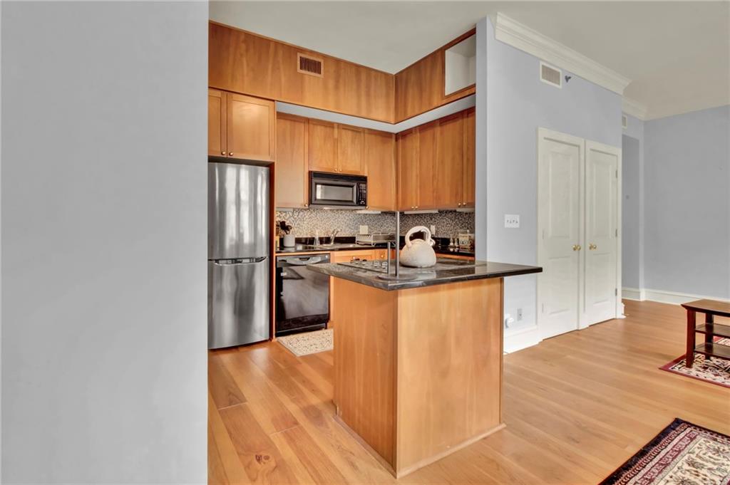 57 Forsyth Street NW 4D
