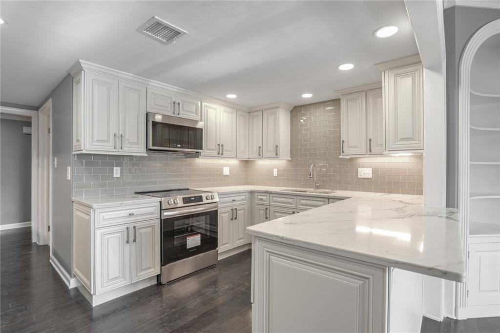 2769 Peachtree Road #10, Atlanta, Georgia image 2
