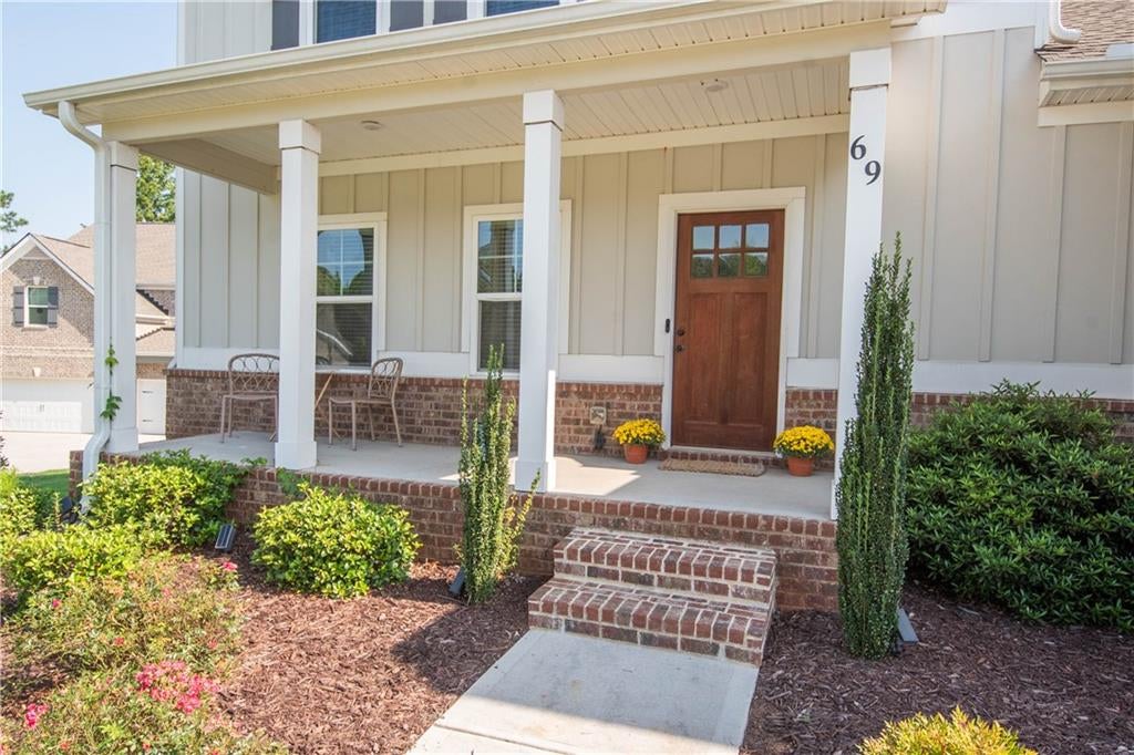 69 Ellabelle Court