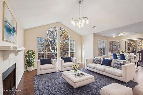 Condo For Sale - 909 Wentworth Court<br/> Alpharetta, GA 30022