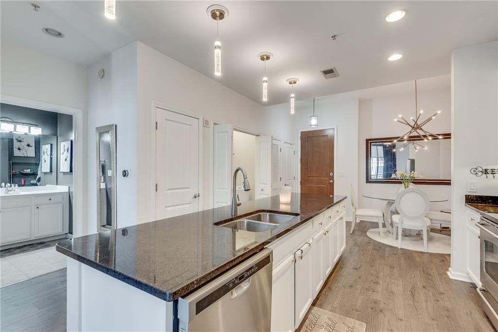 3040 Peachtree Road NW 1602